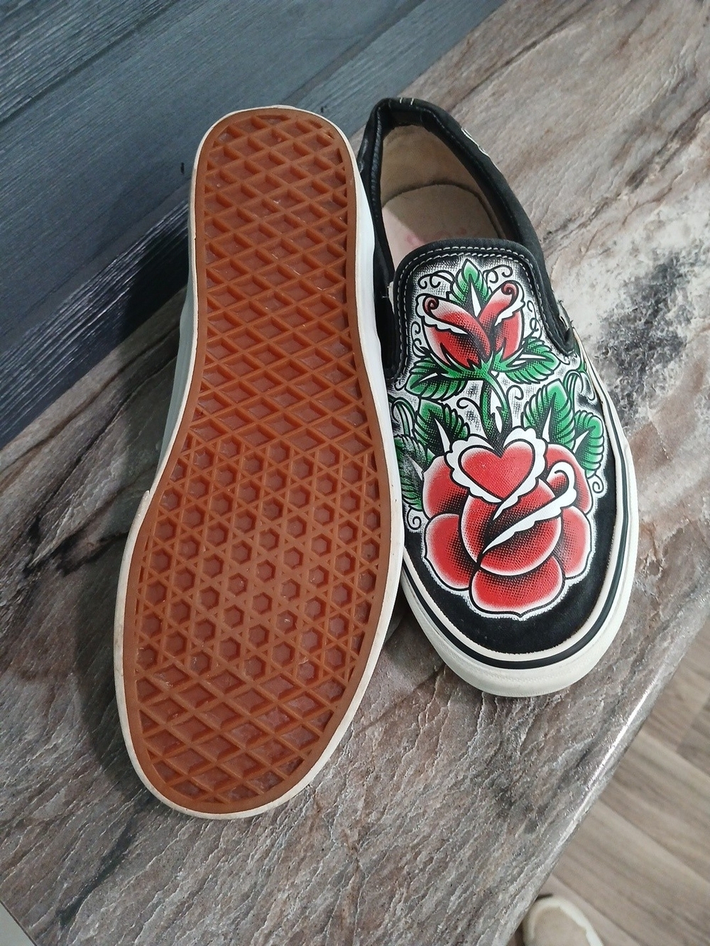Vans Black Slip-On Loafers with Red Rose Tattoo Leaf Graphic Vintage Y2K - Picture 4 of 12